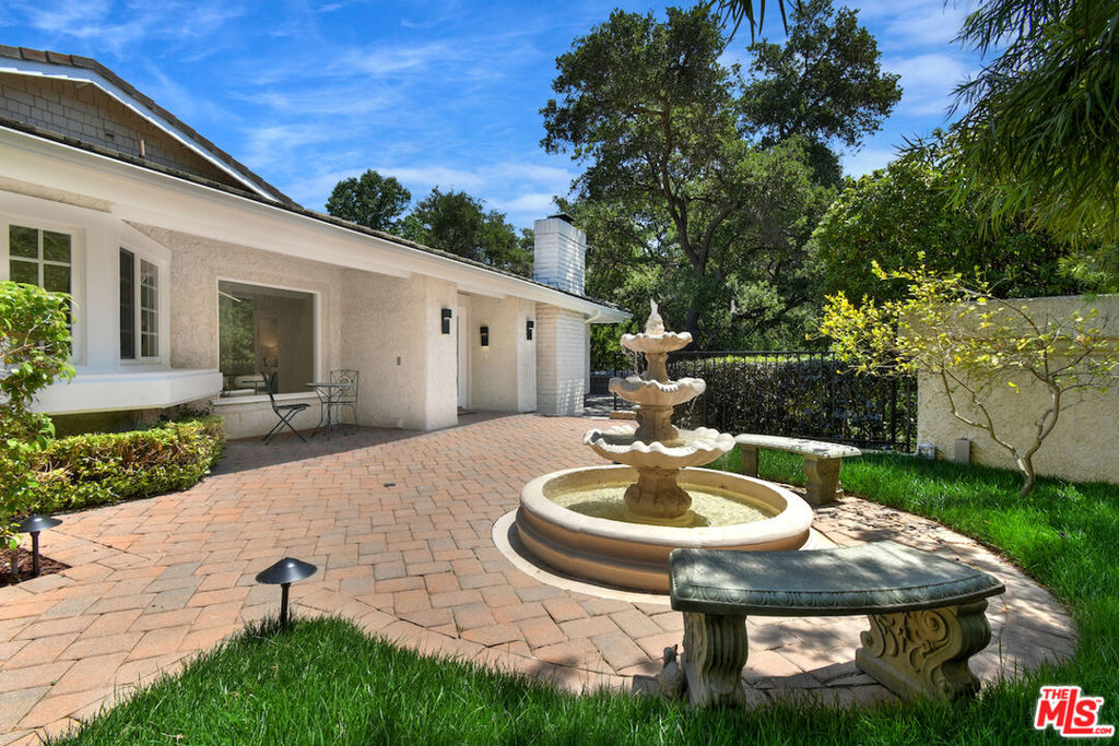 1708 Royal Saint George Drive