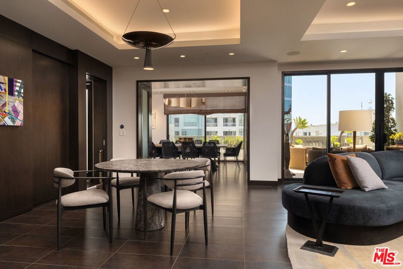 10375 Wilshire Boulevard 14HK