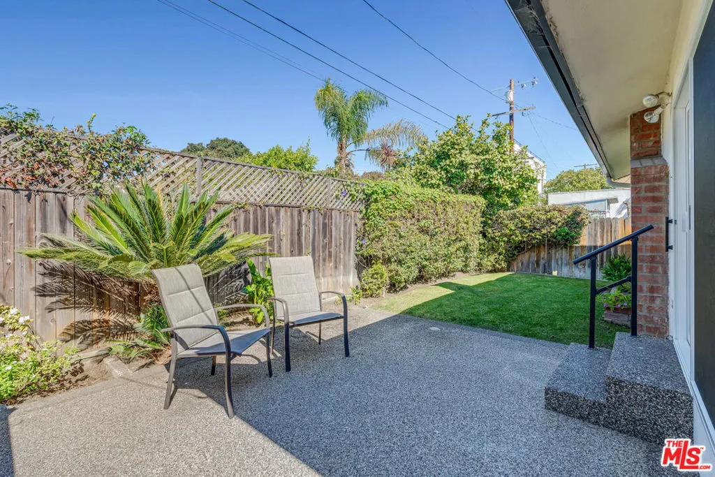 Los Angeles, California 90066, United States, 3 Bedrooms Bedrooms, ,2 BathroomsBathrooms,Residential,Pending,227294