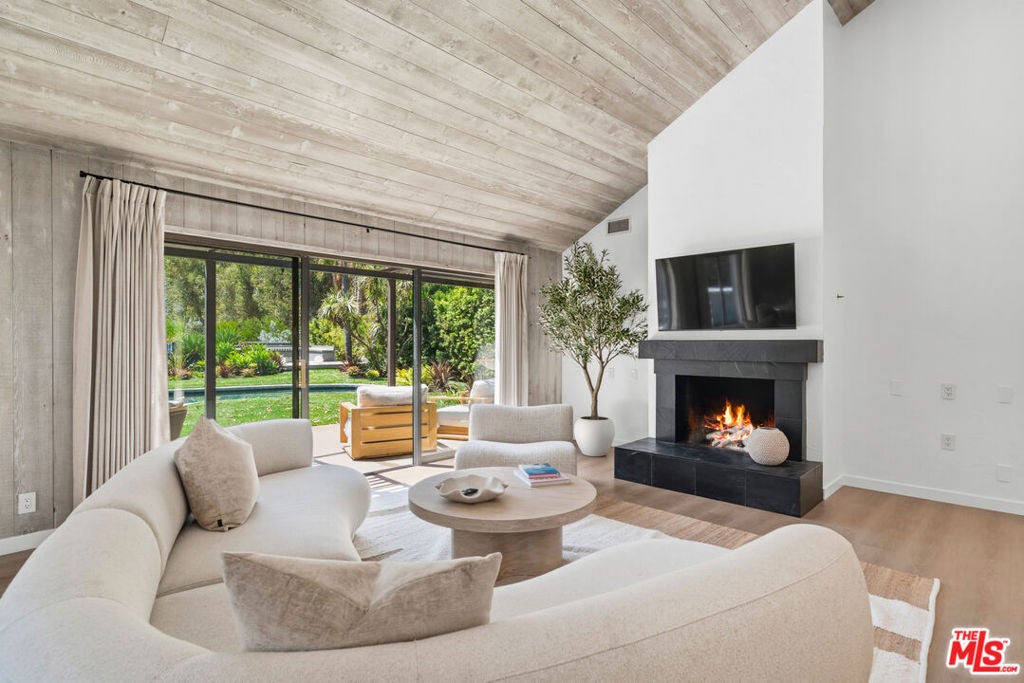 28036 Sea Lane Drive