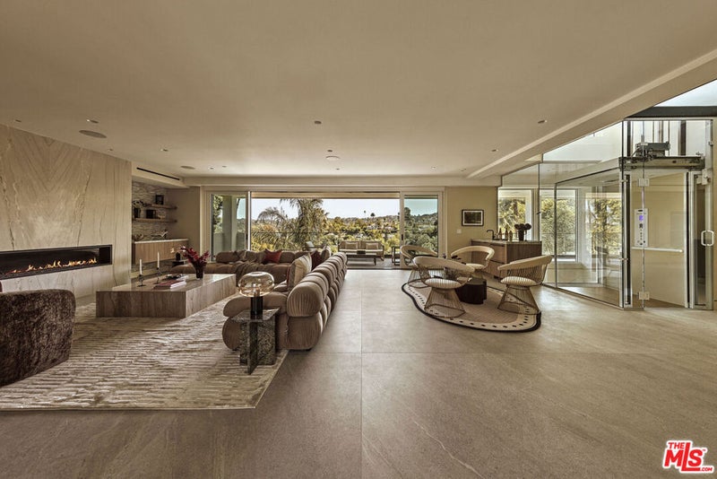 16838 Oak View Drive