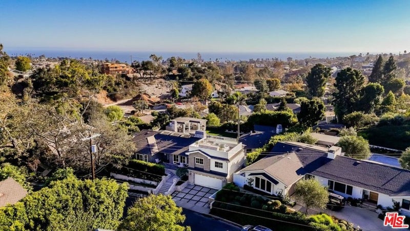 1037 Maroney Lane