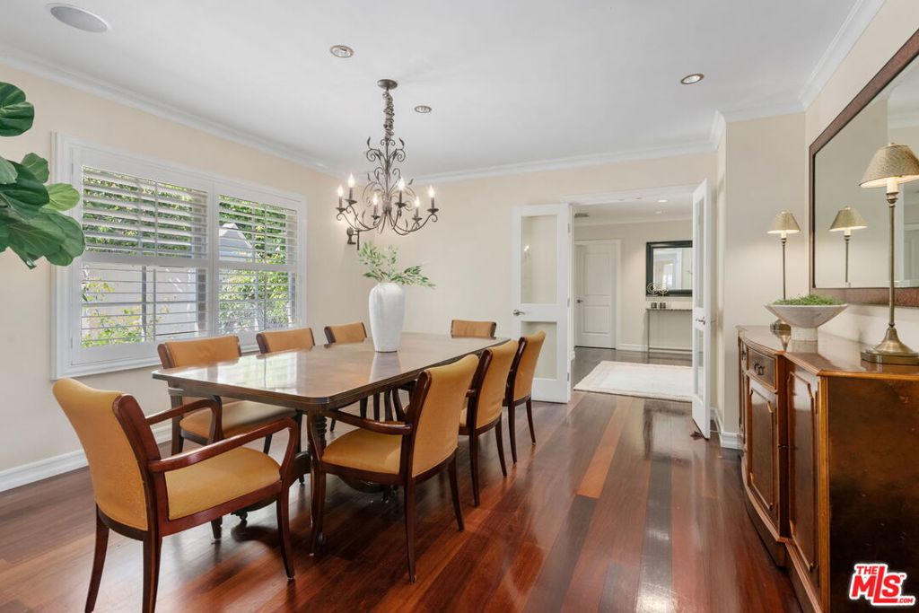 2660 Carman Crest Drive