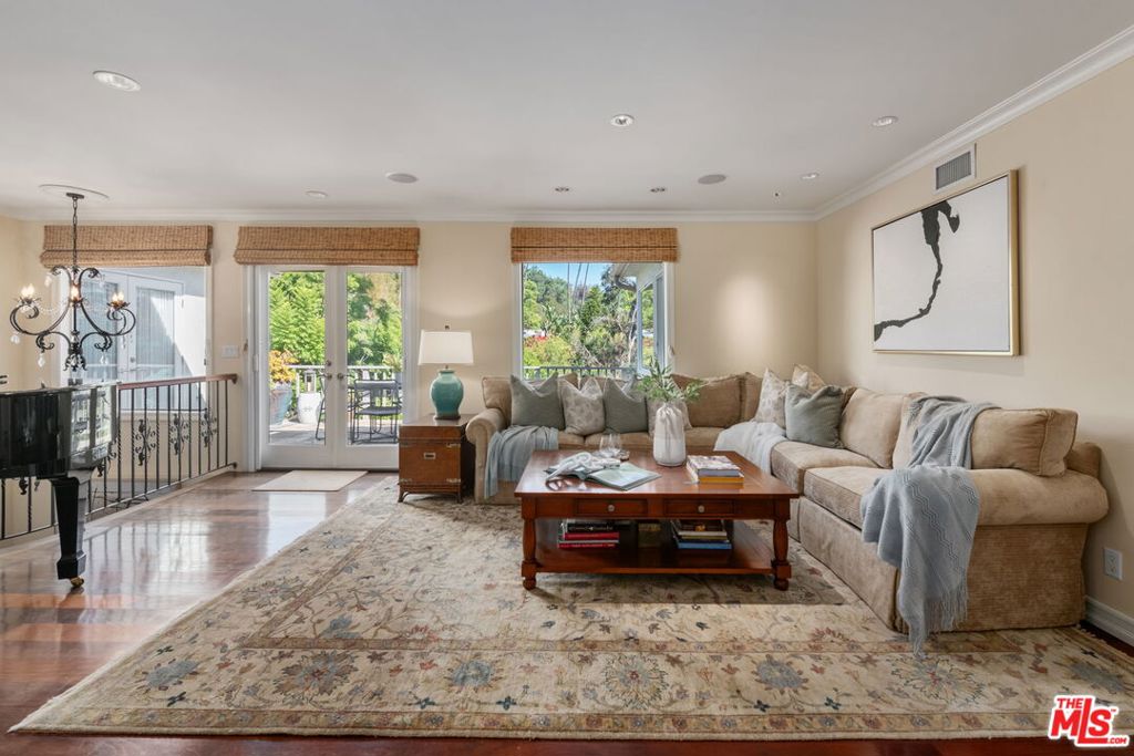 2660 Carman Crest Drive