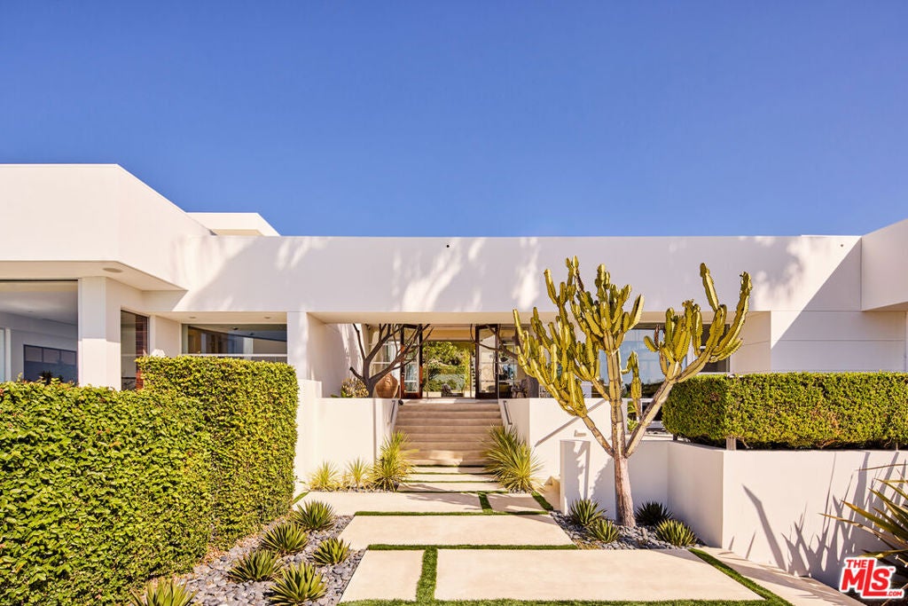27549 Pacific Coast Highway