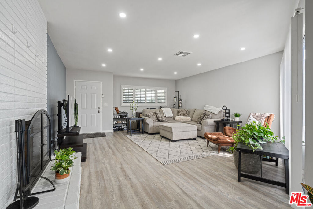 5040 W Slauson Avenue