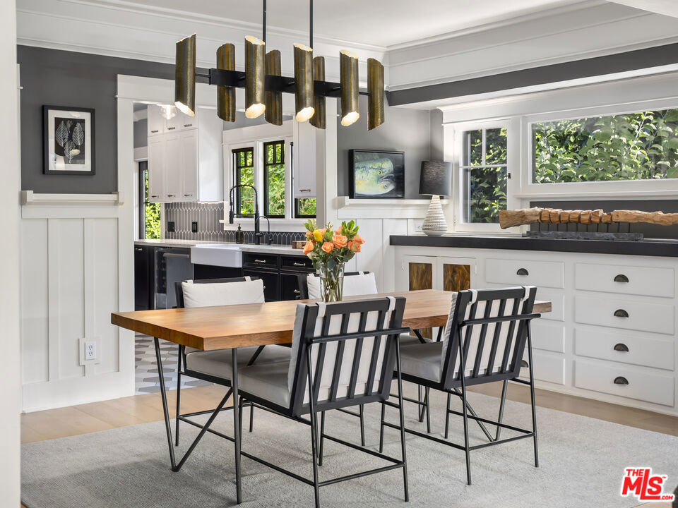 1528 N Curson Avenue