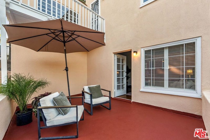 2001 Holly Hill Terrace