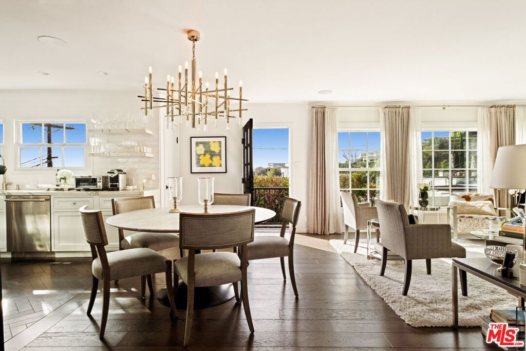 8289 Hollywood Boulevard