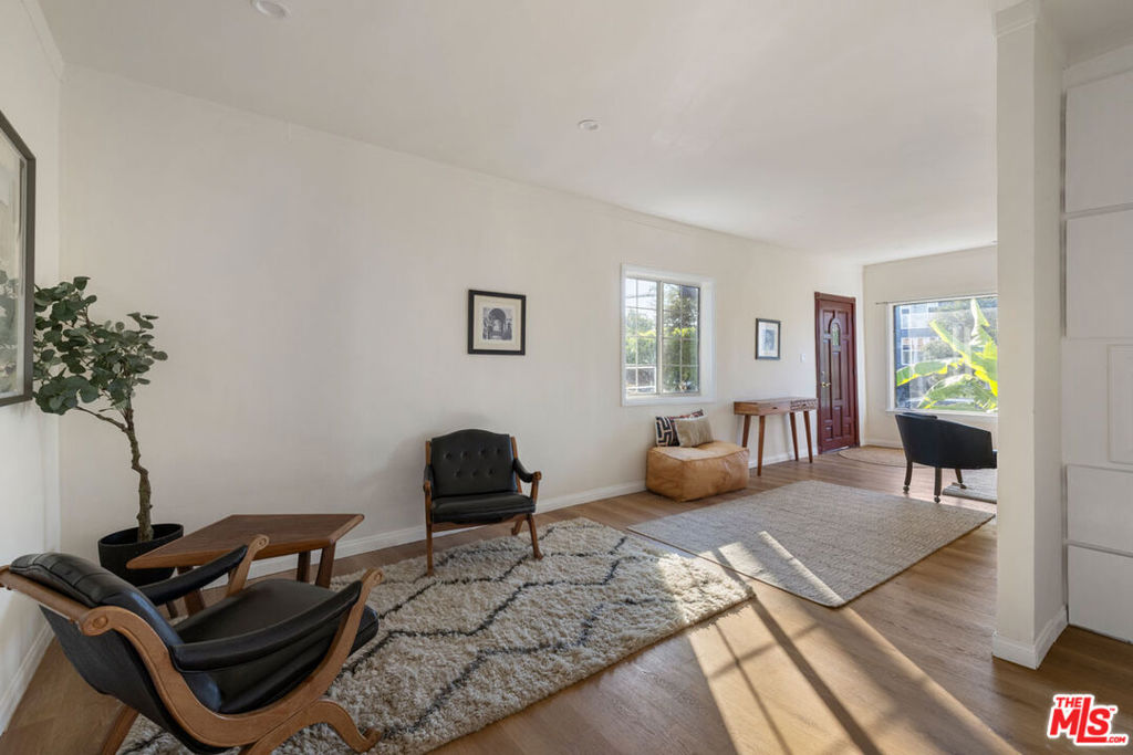 1222 N Virgil Avenue