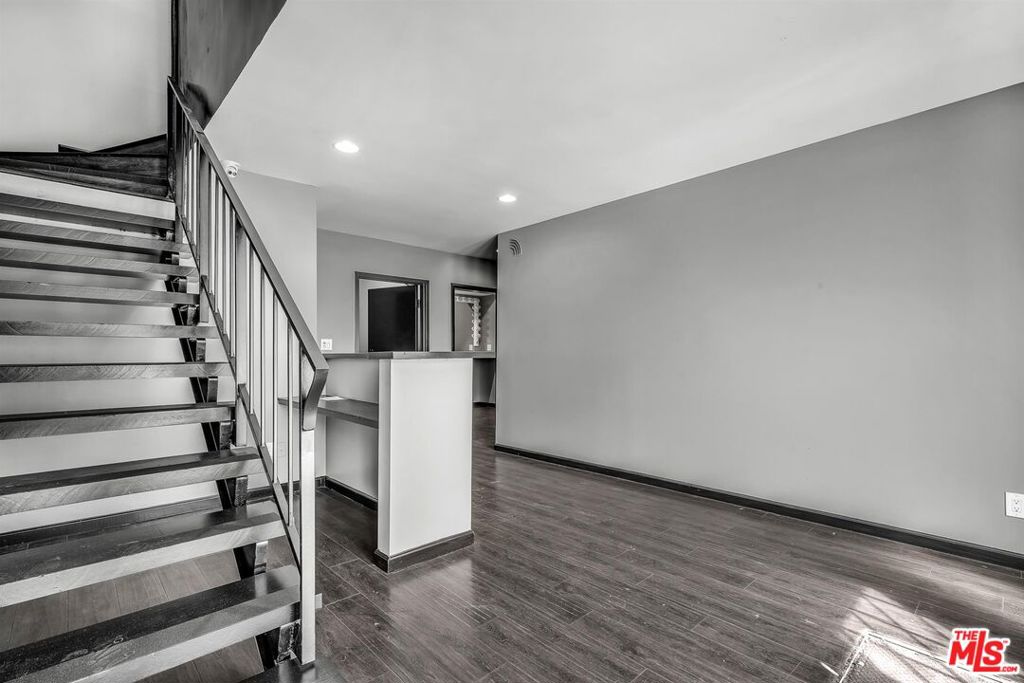 5727 W Adams Boulevard