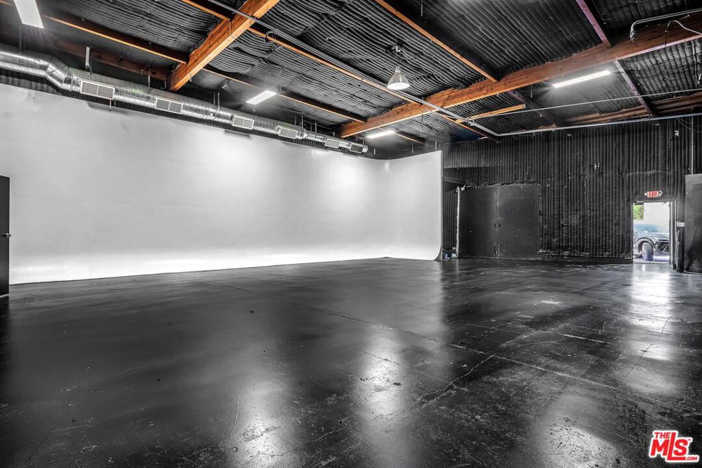 5727 W Adams Boulevard