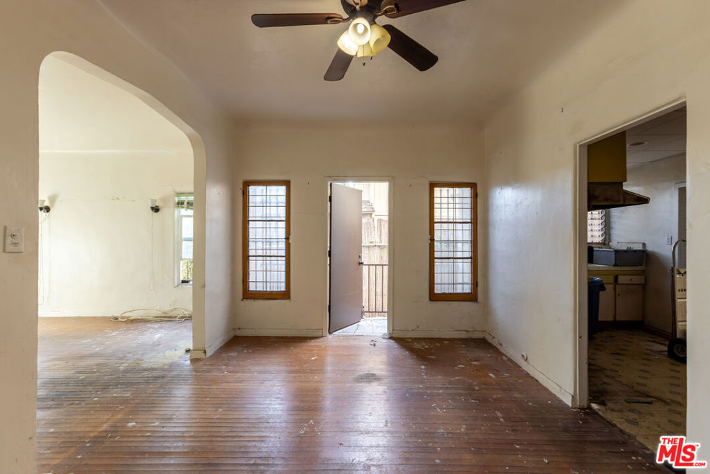 211 N Vendome Street