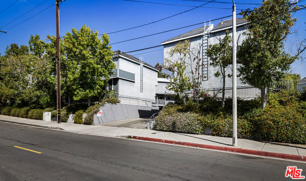 4530 Ramsdell Avenue 11