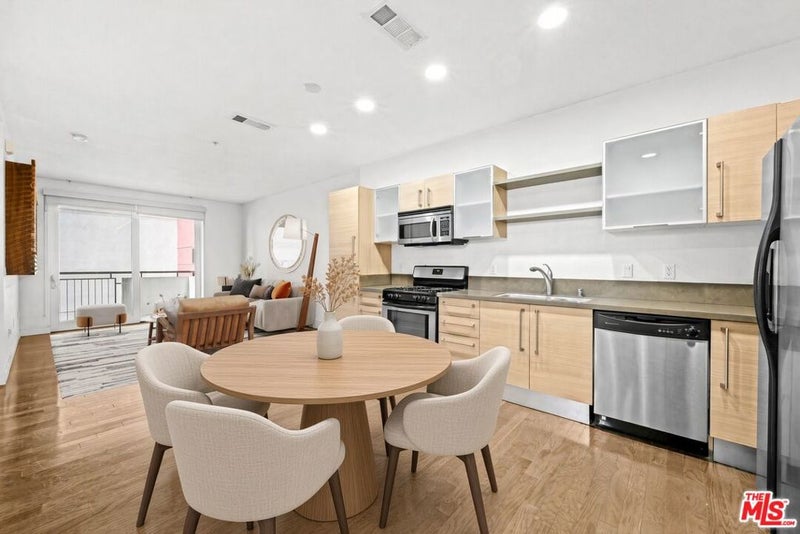 1234 Wilshire Boulevard 422