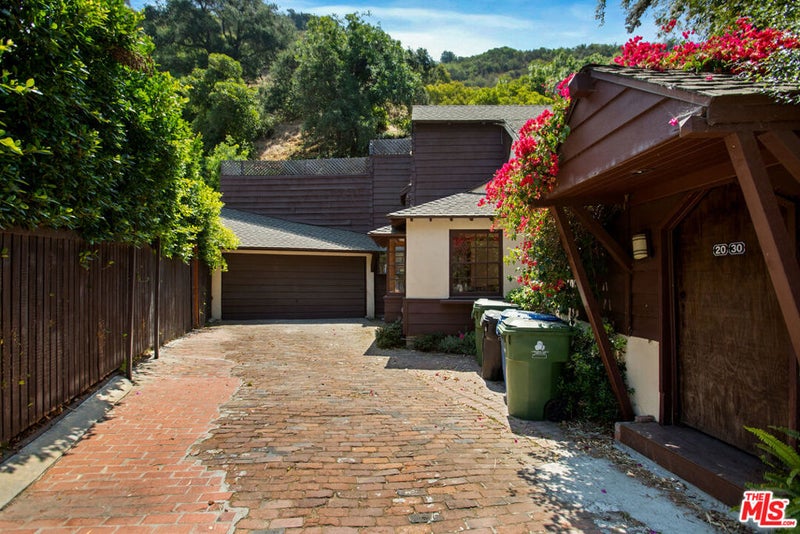 2030 Benedict Canyon Drive