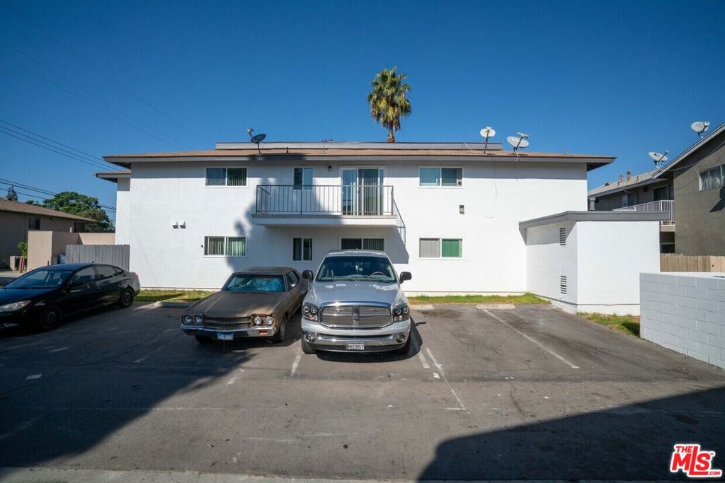 Properties 3 2650 E Park Lane