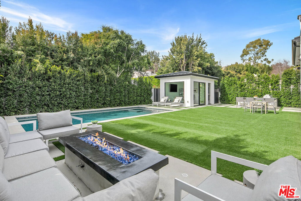 Properties 2 211 Veteran Avenue