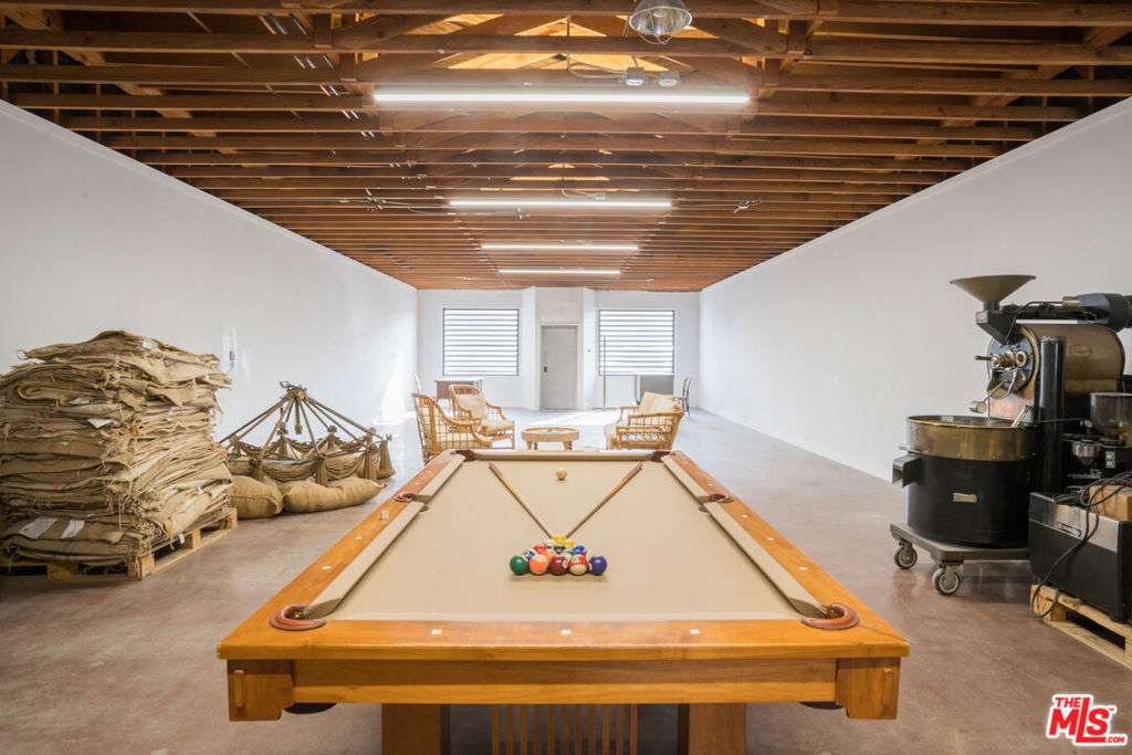 1529 W Pacific Coast Highway