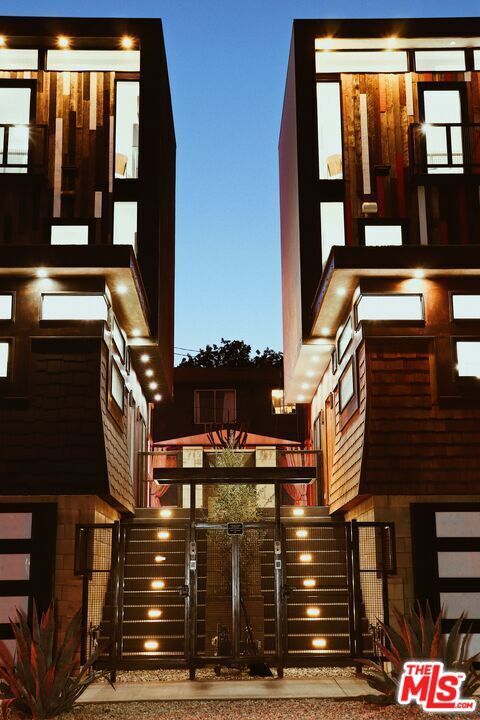 715 N El Centro Avenue Los Angeles CA 90038