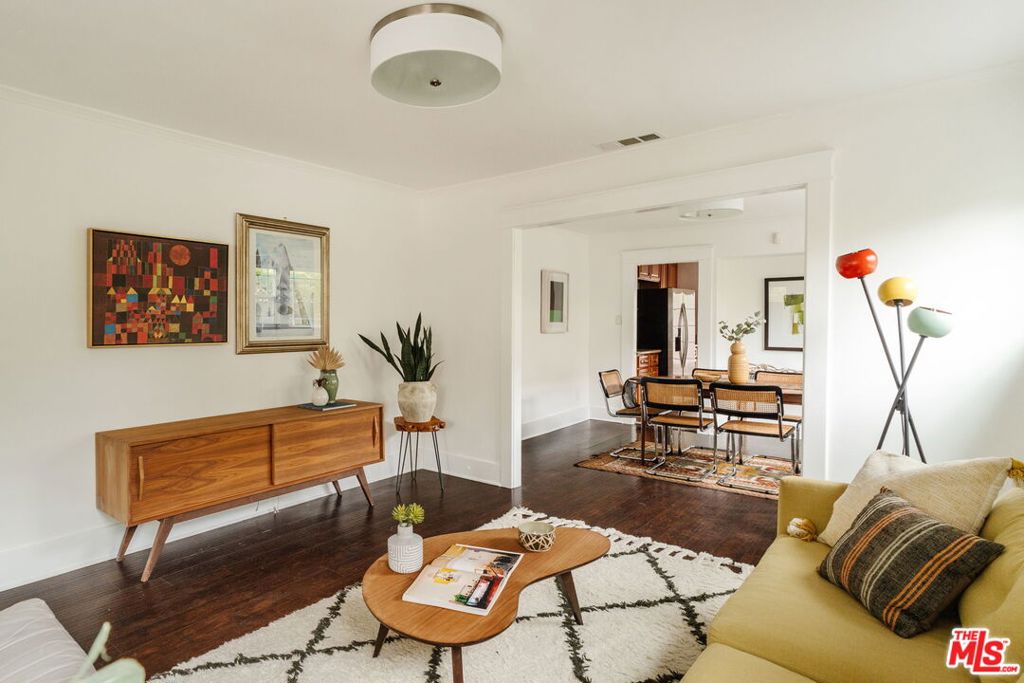 5335 Fountain Avenue