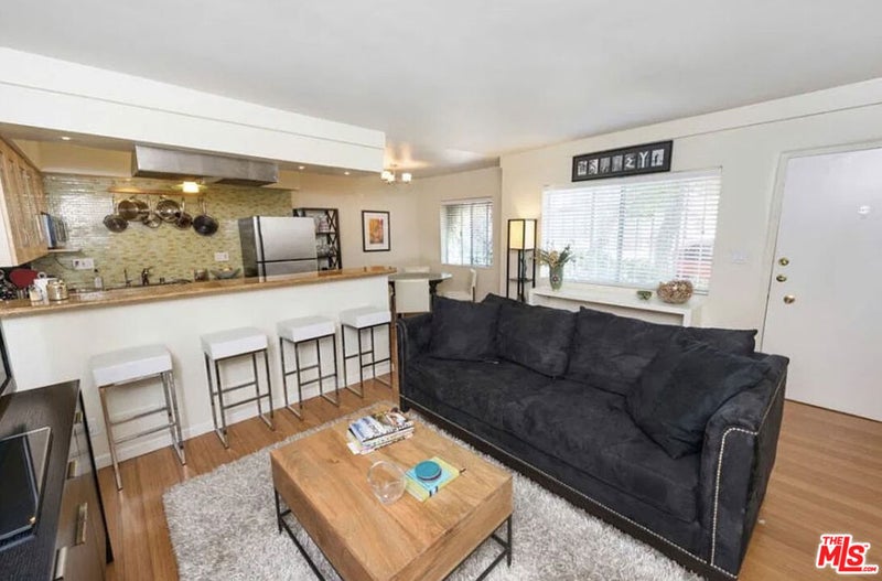 404 San Vicente Boulevard 28