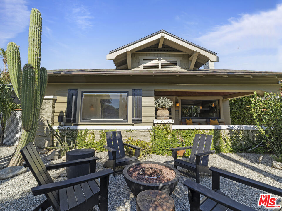 1528 N Curson Avenue