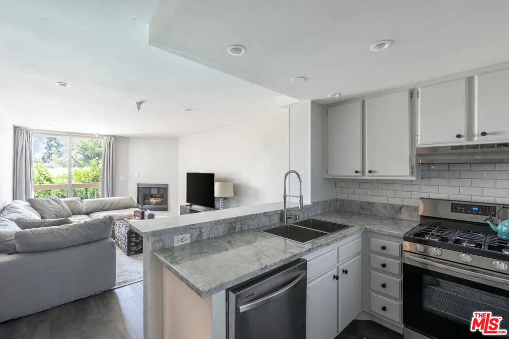 North Hollywood, California 91601, United States, 1 Bedroom Bedrooms, ,1 BathroomBathrooms,Residential,Active,223814 North Hollywood, California 91601, United States, 1 Bedroom Bedrooms, ,1 BathroomBathrooms,Residential,Active,223814