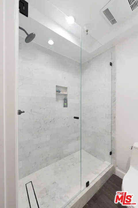 North Hollywood, California 91601, United States, 1 Bedroom Bedrooms, ,1 BathroomBathrooms,Residential,Active,223814