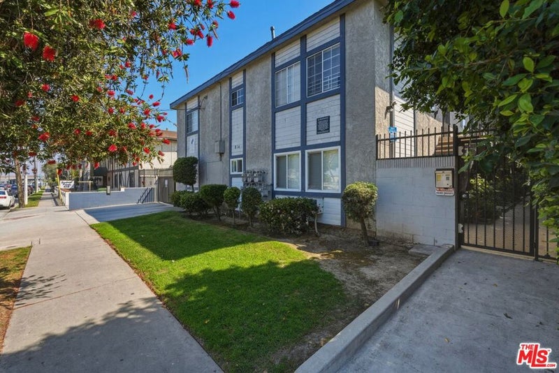 814 W Redondo Beach Boulevard