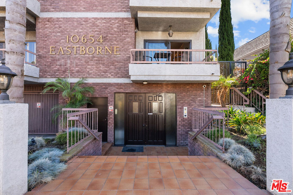 10654 Eastborne Avenue 102