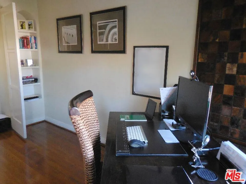 Los Angeles, California 90035, United States, 3 Bedrooms Bedrooms, ,2 BathroomsBathrooms,Residential,Active,199619