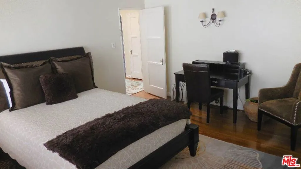 Los Angeles, California 90035, United States, 3 Bedrooms Bedrooms, ,2 BathroomsBathrooms,Residential,Active,199619