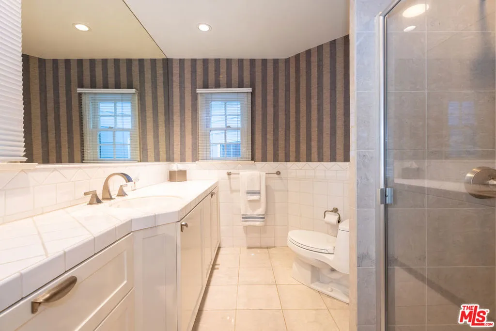 Encino, California 91436, United States, 4 Bedrooms Bedrooms, ,4 BathroomsBathrooms,Residential,Active,189003