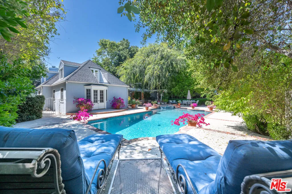 Encino, California 91436, United States, 4 Bedrooms Bedrooms, ,4 BathroomsBathrooms,Residential,Active,189003