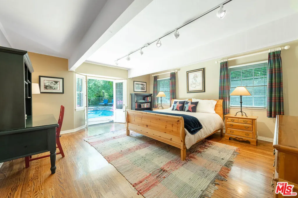 Encino, California 91436, United States, 4 Bedrooms Bedrooms, ,4 BathroomsBathrooms,Residential,Active,189003