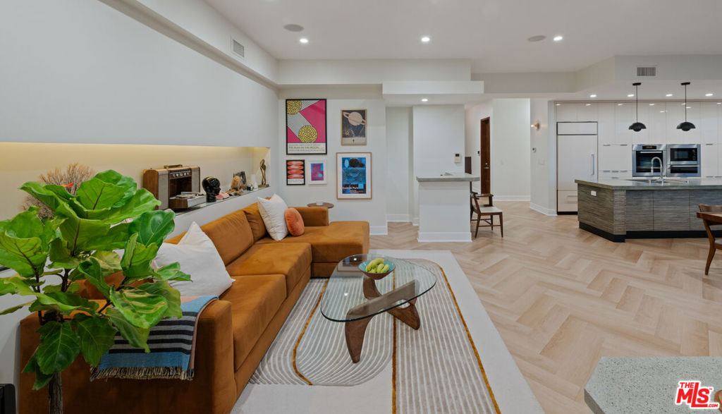 Properties 2 2457 Hidalgo Avenue