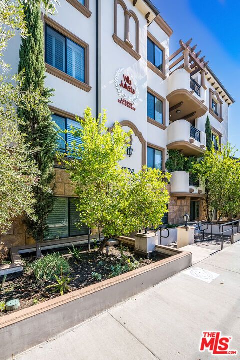 4724 Kester Avenue 209 Sherman Oaks CA 91403