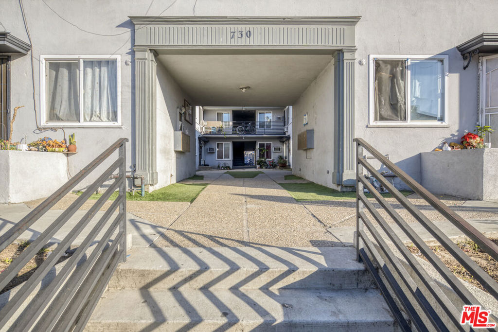 730 Crenshaw Boulevard