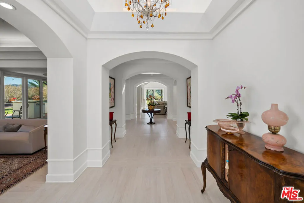 Calabasas, California 91302, United States, 5 Bedrooms Bedrooms, ,5 BathroomsBathrooms,Residential,Active,210008