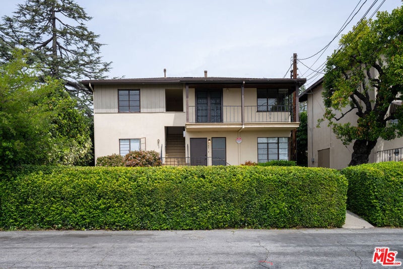 2629 Lake Avenue