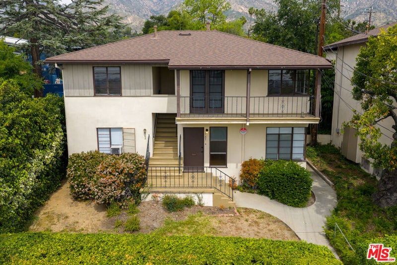 2629 Lake Avenue