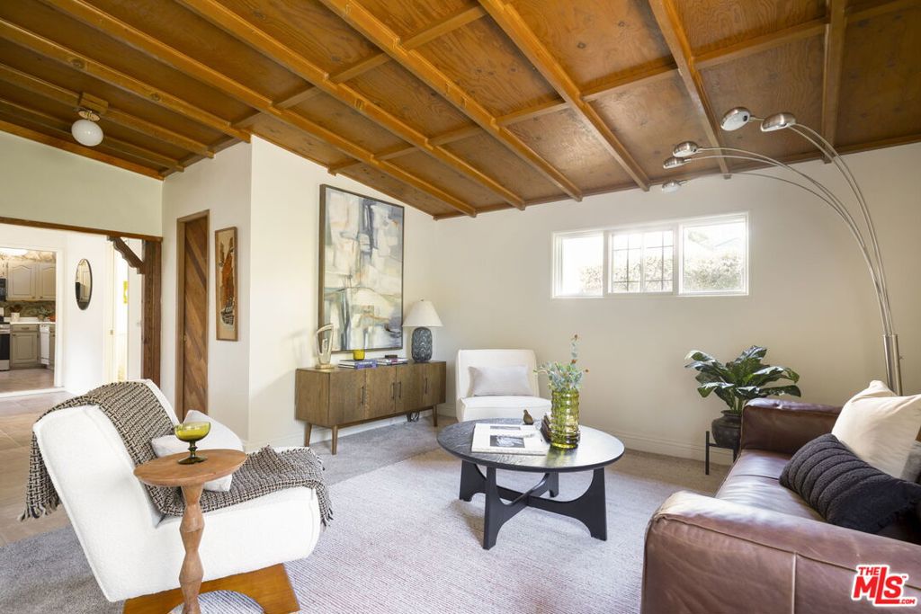 5011 El Verano Avenue