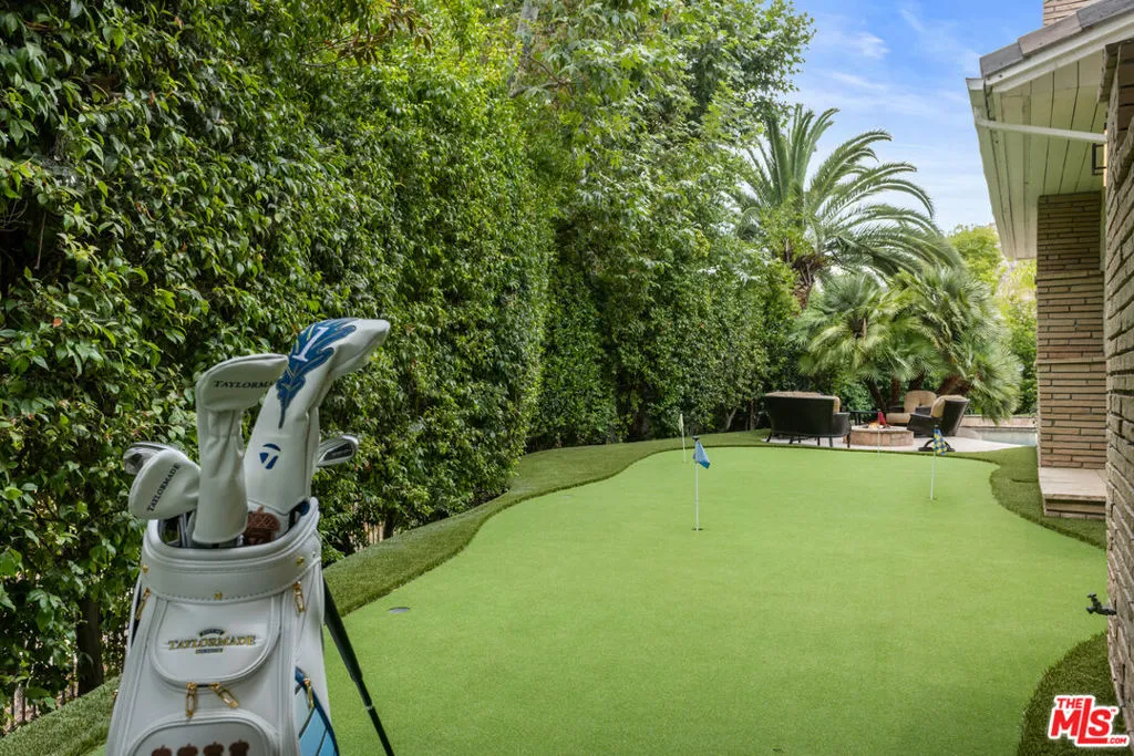 Westlake Village, California 91361, United States, 5 Bedrooms Bedrooms, ,6 BathroomsBathrooms,Residential,Active,216469