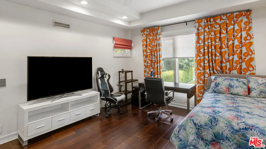 Westlake Village, California 91361, United States, 5 Bedrooms Bedrooms, ,6 BathroomsBathrooms,Residential,Active,216469