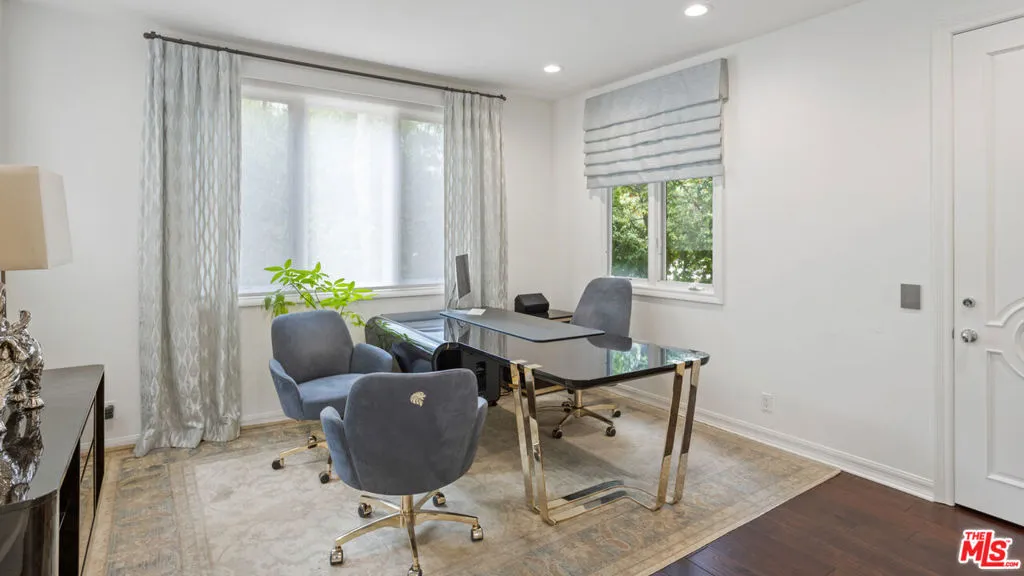 Westlake Village, California 91361, United States, 5 Bedrooms Bedrooms, ,6 BathroomsBathrooms,Residential,Active,216469