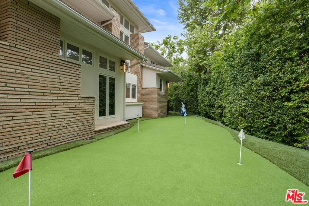 Westlake Village, California 91361, United States, 5 Bedrooms Bedrooms, ,6 BathroomsBathrooms,Residential,Active,216469