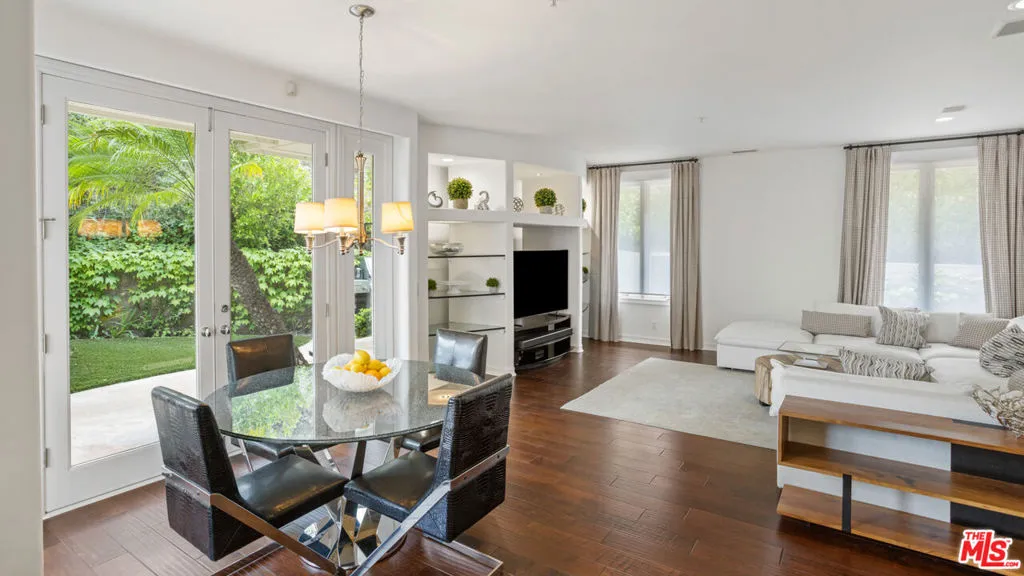 Westlake Village, California 91361, United States, 5 Bedrooms Bedrooms, ,6 BathroomsBathrooms,Residential,Active,216469