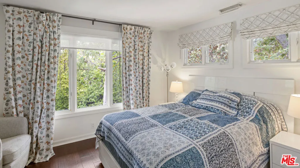 Westlake Village, California 91361, United States, 5 Bedrooms Bedrooms, ,6 BathroomsBathrooms,Residential,Active,216469