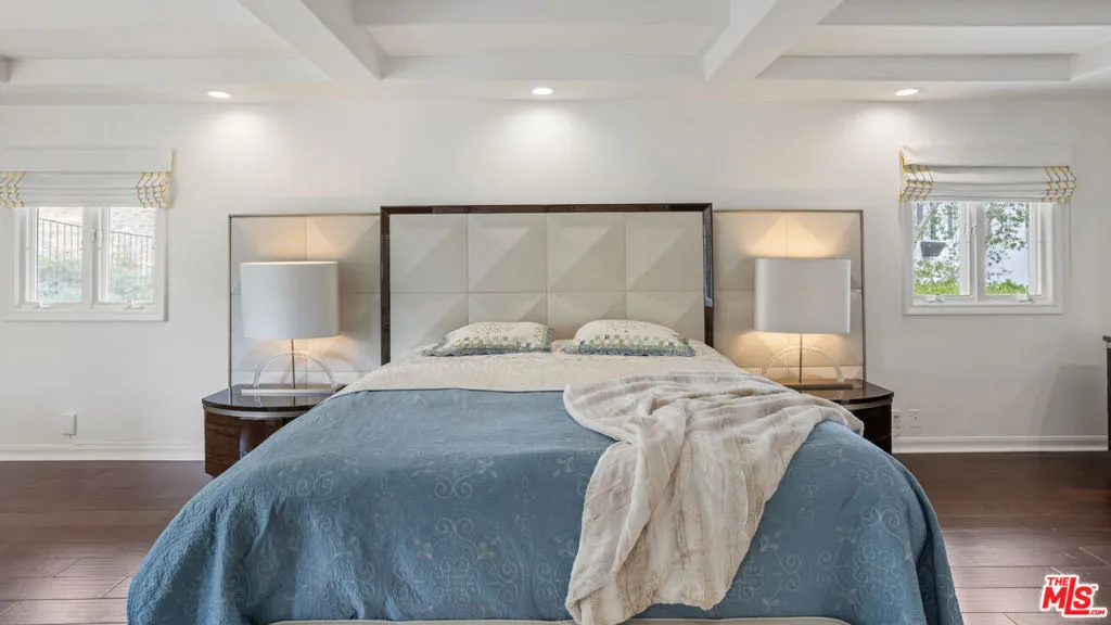 Westlake Village, California 91361, United States, 5 Bedrooms Bedrooms, ,6 BathroomsBathrooms,Residential,Active,216469